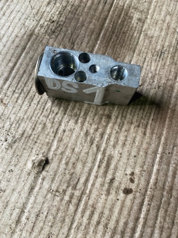 Клапан TRV, кондиціонера 73531FG000 SUBARU