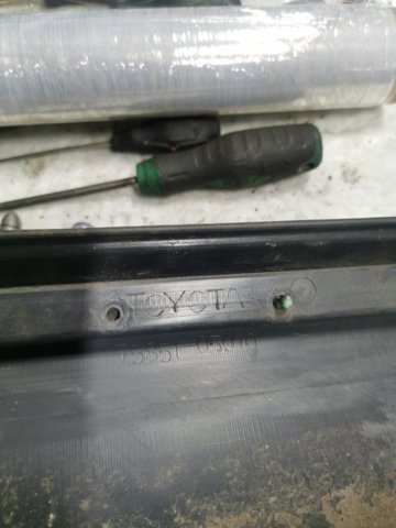 Накладка зовнішня (молдинг) порога, правий 7585105010 TOYOTA