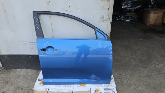 Пасажирські передні двері 760043W000 HYUNDAI