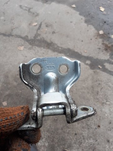 Петля задніх лівих дверей 793303E000 HYUNDAI