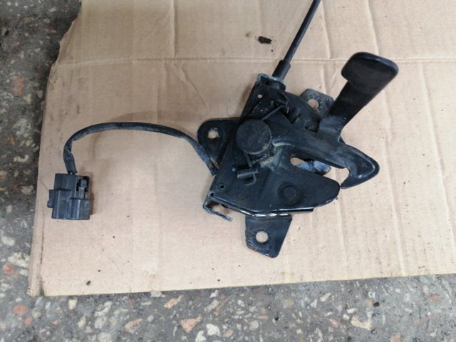Запор капота (замок і привід замка капота) 811302B910 HYUNDAI