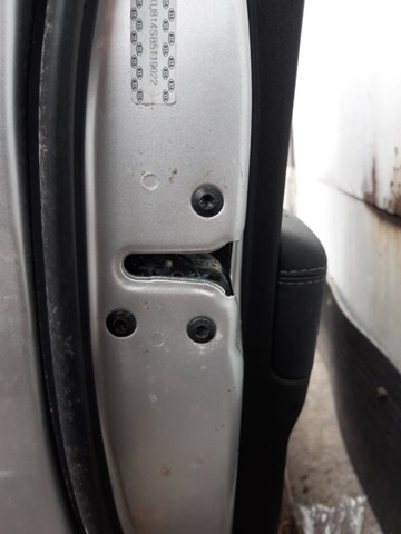 Замок водійських дверей 813102P020 HYUNDAI