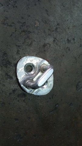 Фіксатор/петля (зацеп) замка дверей задньої 813501H000 HYUNDAI