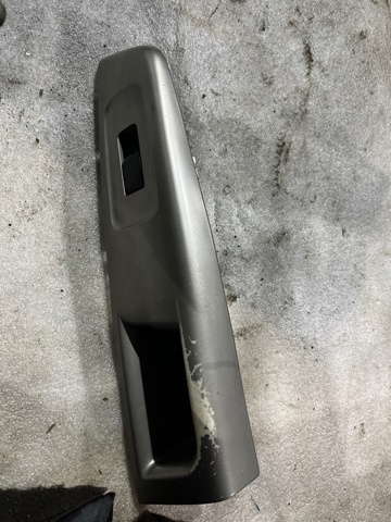 Кнопки заднього склопід'ємника 83071FG110 SUBARU
