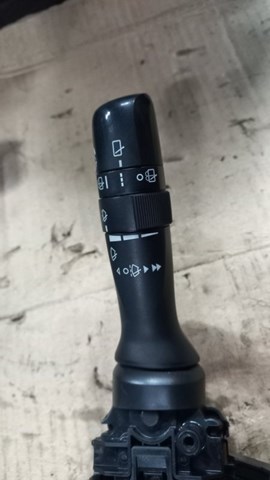 Перемикач підрульовий, правий 83114AJ150 SUBARU