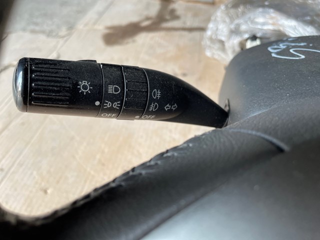 Перемикач підрульовий 83115AG071 SUBARU