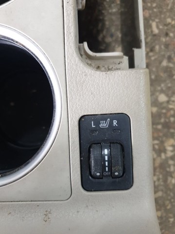 Кнопка обігріву сидіння 83245AG080 SUBARU