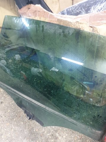 Скло заднє ліве 834112Y010A HYUNDAI