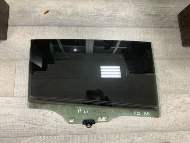 Вікно задніх дверей 834213U000A HYUNDAI
