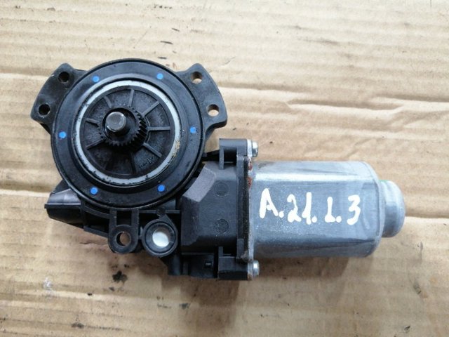 Моторчик склопідйомника двері задніх, лівих 834502S000 HYUNDAI