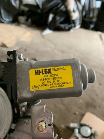 Моторчик склопідйомника двері задніх, правих 834603E000 HYUNDAI