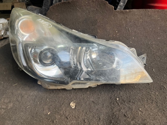 Права блок фара 84001AJ380 SUBARU