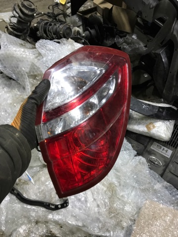 Задній правий стоп 84201AG220 SUBARU