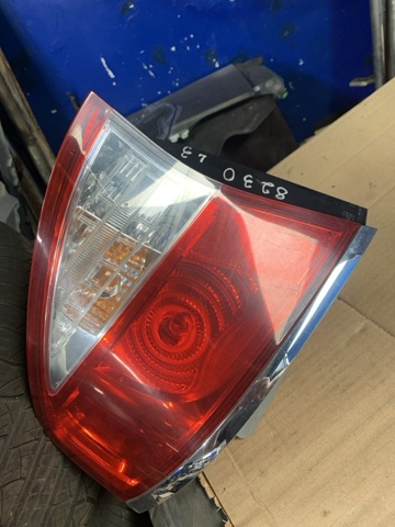 Задня ліва фара 84201AG250 SUBARU