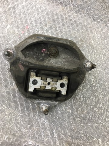 Підвіска КПП 8K0399151CL VAG