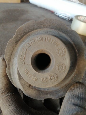 Проставка (гумове кільце) пружини задньої, верхня 8K0512149C