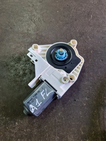 Мотор склопідйомника дверей передніх, лівих 8K0959801B VAG
