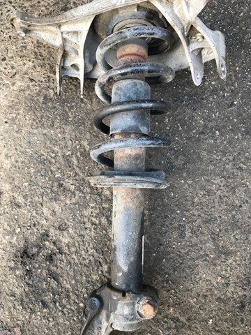 Амортизатор передній 8R0413031M VAG