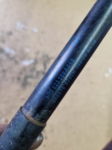 Амортизатор капота газовий 8R0823359A VAG