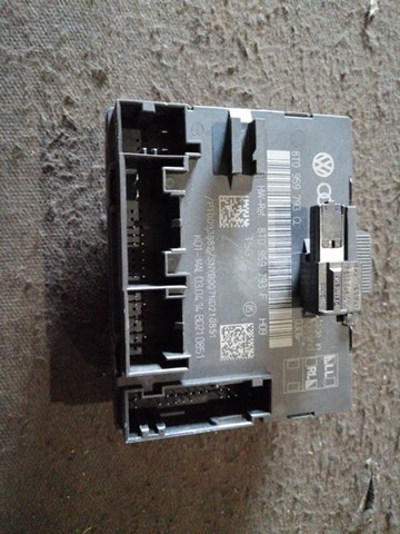 Блок комфорту передніх дверей 8T0959793P VAG
