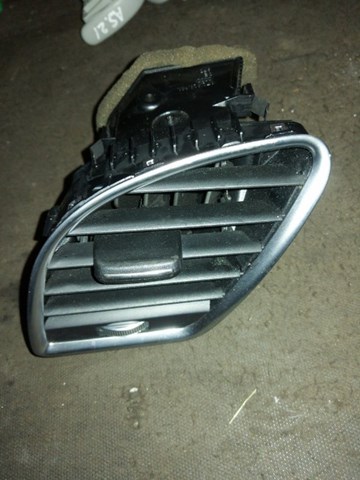 Повітропроводи 8T2820901GWVF VAG