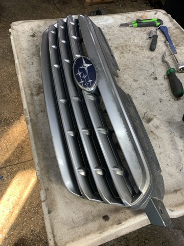 Захисна решітка радіатора 91121AG160 SUBARU