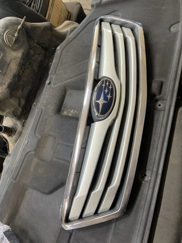 Решітка радіатора 91121AJ020 SUBARU