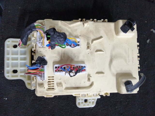 Коробка запобіжників 919502S522 HYUNDAI