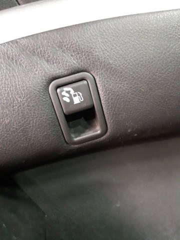 Кнопка відкриття лючка бензобака 935552B000HZ HYUNDAI