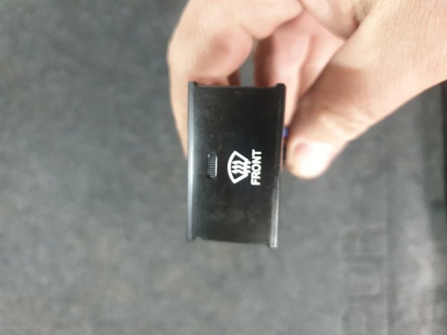 Кнопка включення обігріву лобового скла 937202B100 HYUNDAI