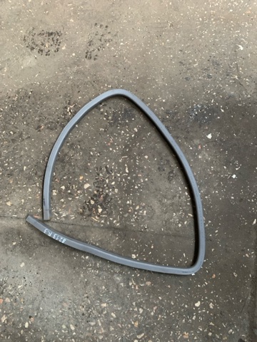 Прокладка дверей задніх, правих (на кузові) 94050SA020ND SUBARU