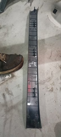 Накладка дверного порога внутрішня, передні праві 94060FG040JC SUBARU