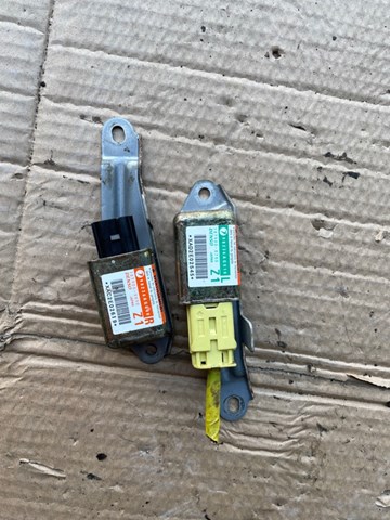 Датчик подушки безпеки 98236AG010 SUBARU