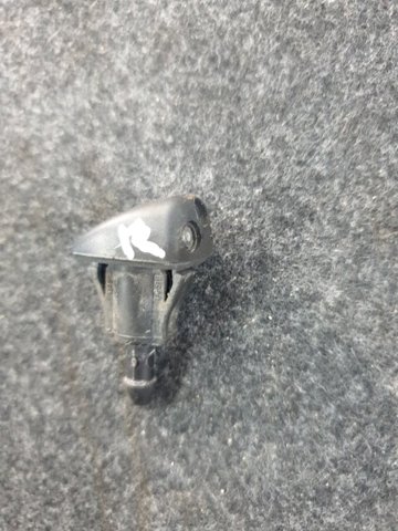 Форсунка омивача лобового скла 986302B010 HYUNDAI