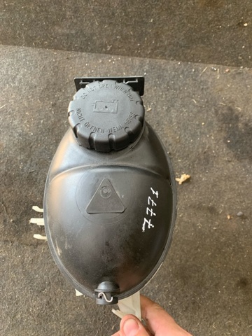 Водяний бачок системи охолодження A2045000749 MERCEDES
