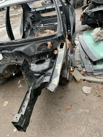Чверть передня ліва A2126203300 MERCEDES