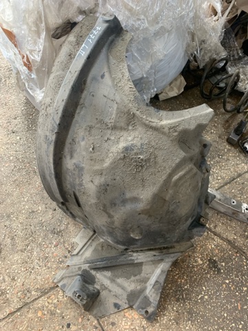 Підкрилок переднього крила, лівий задній A2126903030 MERCEDES