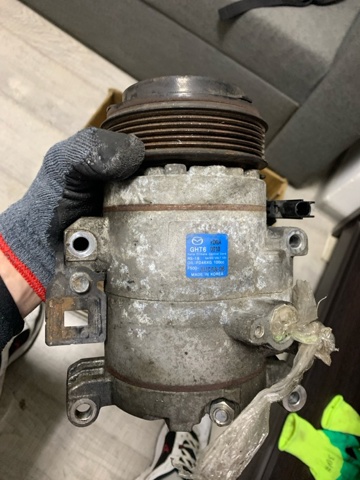 Компресор холодоагенту GHT661450A MAZDA