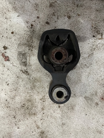 Задня опора двигуна KD6239040 MAZDA