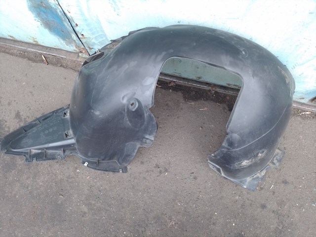 Підкрилок переднього крила, правий 561805912 VAG