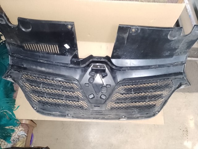 Решітка радіатора 623105875R RENAULT