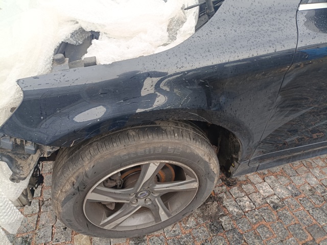 Бічна частина передня ліва 31217975 VOLVO