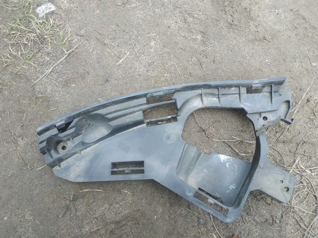 Кронштейн-адаптер кріплення фари передньої, лівої 31323756 VOLVO
