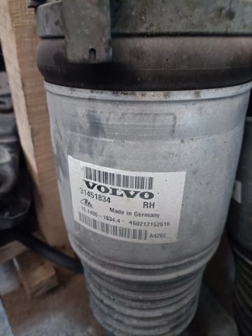 Стійка передня права 31451834 VOLVO