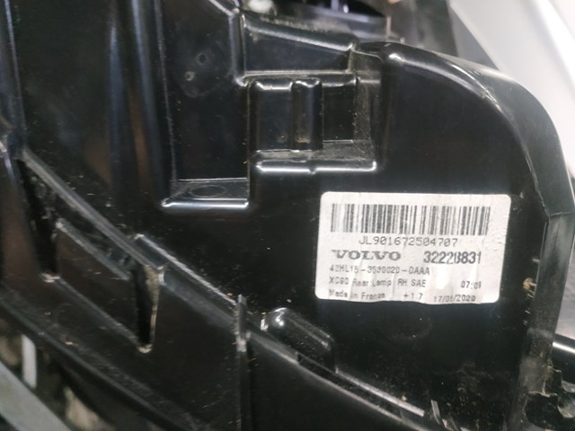 Задні ліхтарі 32228831 VOLVO