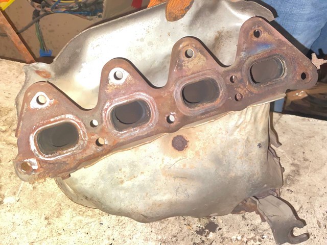 Кришка випускного колектора 8200487350 RENAULT