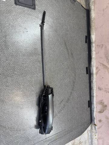 Ручка правих передніх дверей 8V0839885 VAG