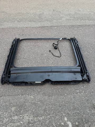 Деталі люків облицювання кузова 8V5877045D VAG