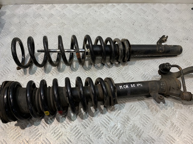 Стійка передня права GS1D34700F MAZDA
