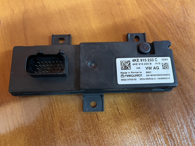 Блок ЕБУ батарей гібрида 4KE915233C VAG